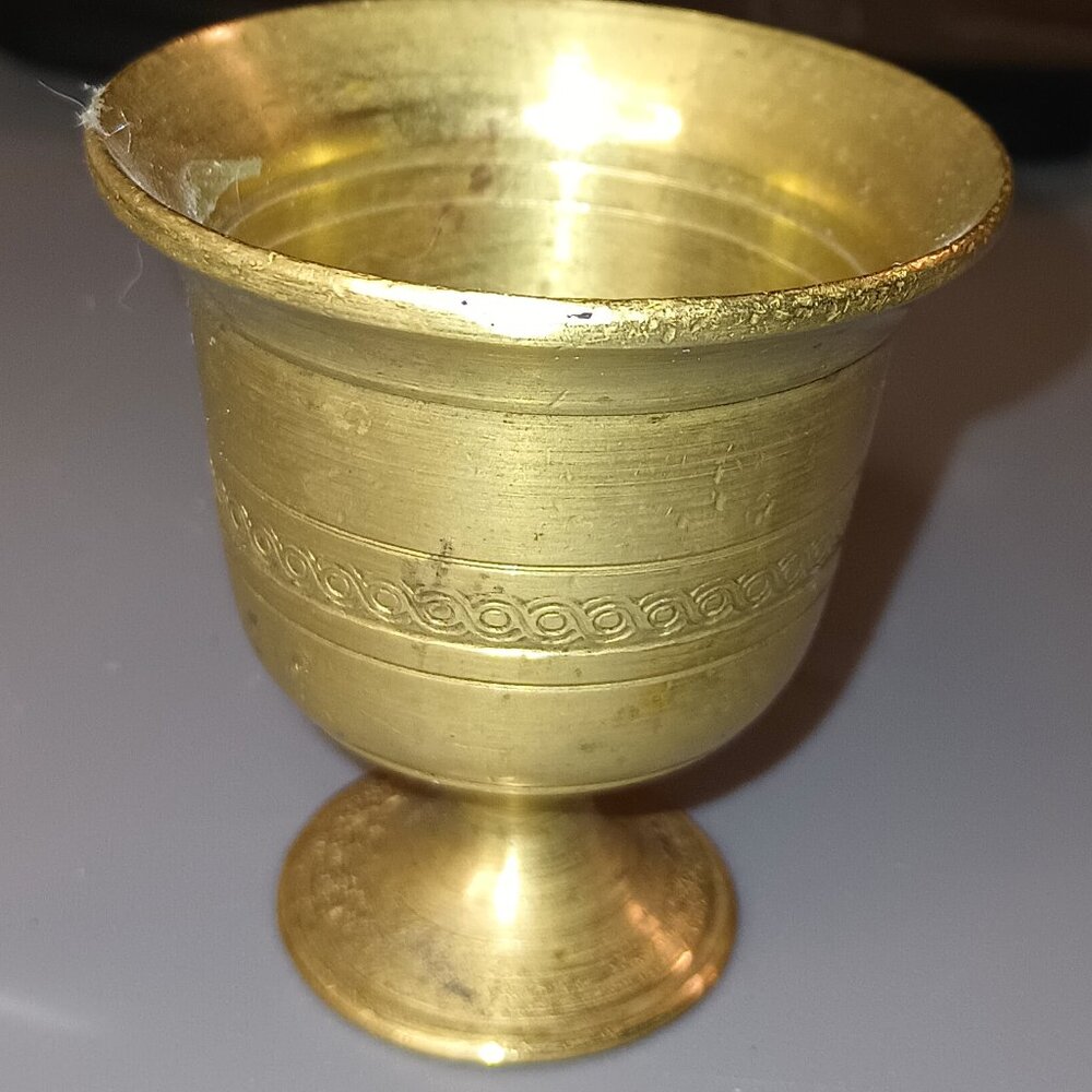 Vintage Brass Small Mortar with Decorative Trim & Pestle - Picture 3 of 9